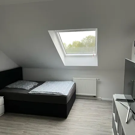 Privatzimmer Langenhagen Nahe Flughafen Hannover Habitación en casa particular *